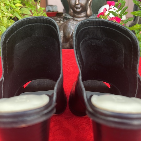 1. STATE Buttery Soft Black Leather Open Toe Chunky Block Heeled Mules - Picture 17 of 17